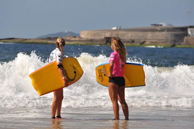 Aventuras Aquáticas com Estilo e Desempenho: Review da Prancha Bodyboard Atrio ES430